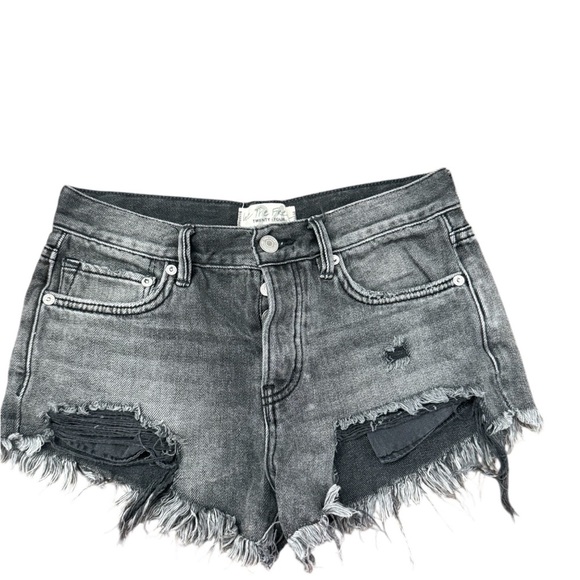 We The Free Jean Shorts Size 24 - Picture 1 of 4